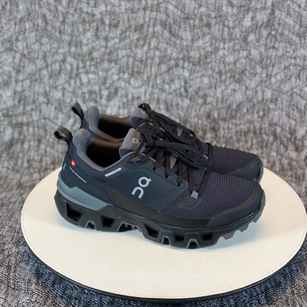 On Cloudwander Waterproof Women's size 7.5